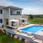 Villa Marika *