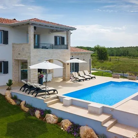 Villa Marika *