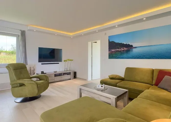 Marika Vila Vizinada