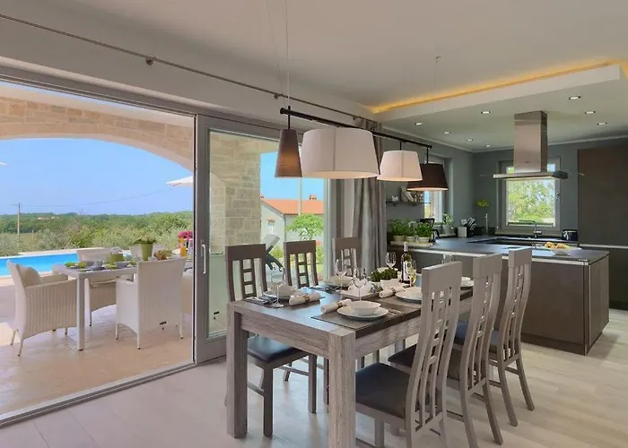 Marika Vila Vizinada