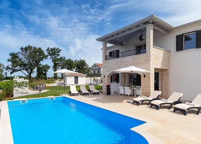 Vila Marika Vizinada