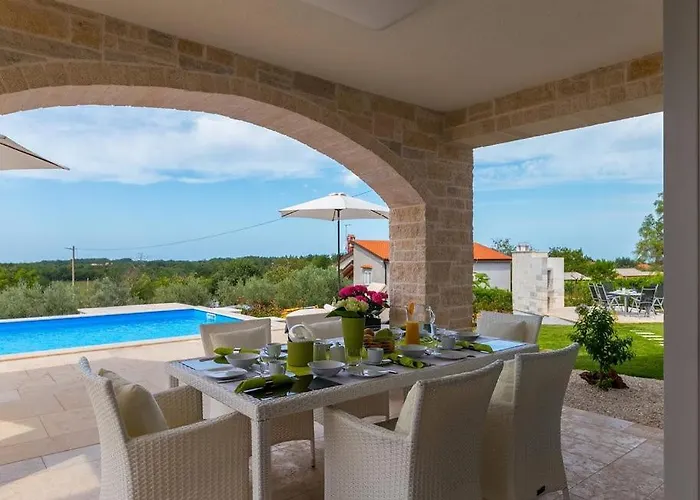 Vila Marika Vizinada